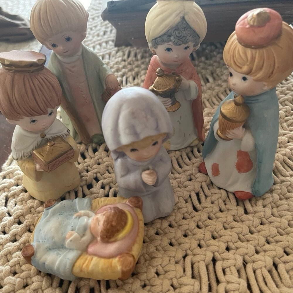 Vintage Homco Porcelain Nativity set complete Taiwan 6 piece